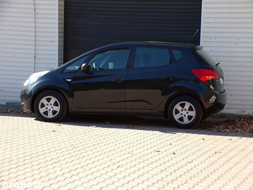 Kia Venga - 10