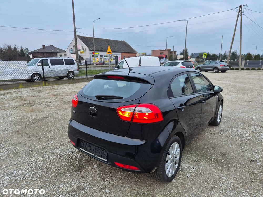 Kia Rio - 23