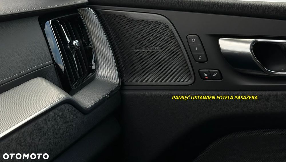 Volvo XC 60 B4 D AWD Plus Dark - 18