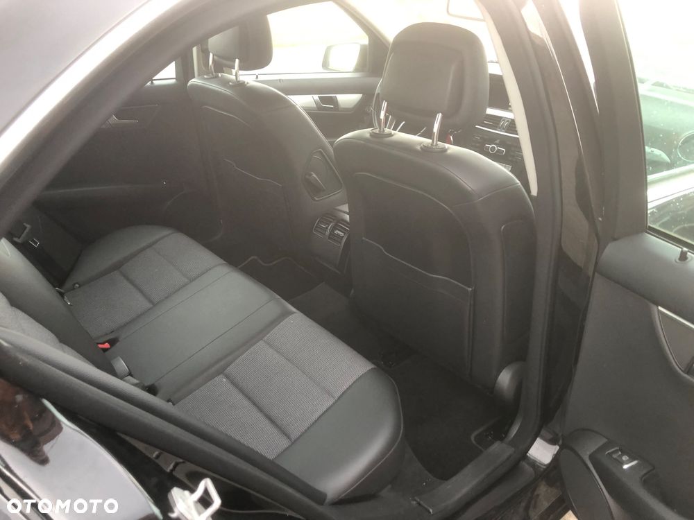 Mercedes-Benz Klasa C 180 (BlueEFFICIENCY) Avantgarde - 7