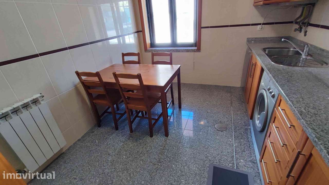 Apartamento T2 + garagem em frente ao Centro Comercial Glicínias Plaza - Grande imagem: 3/22