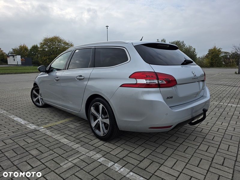 Peugeot 308 2015 photo 2