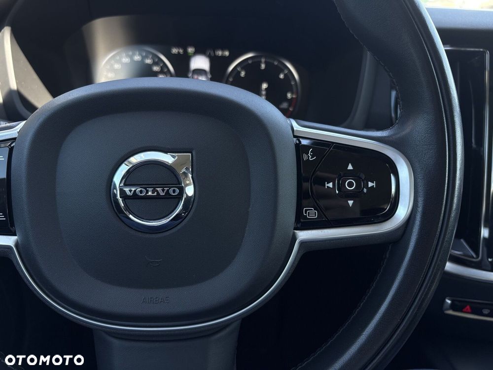 Volvo V60 D3 Momentum Pro - 19