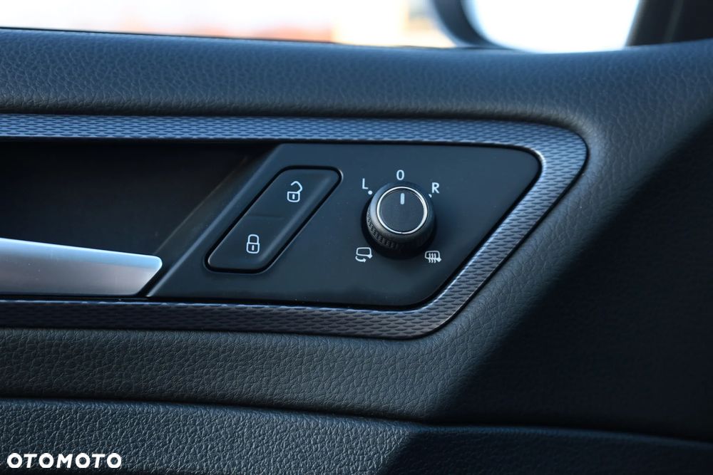 Volkswagen Golf 1.6 TDI BlueMotion Technology DSG Lounge - 26