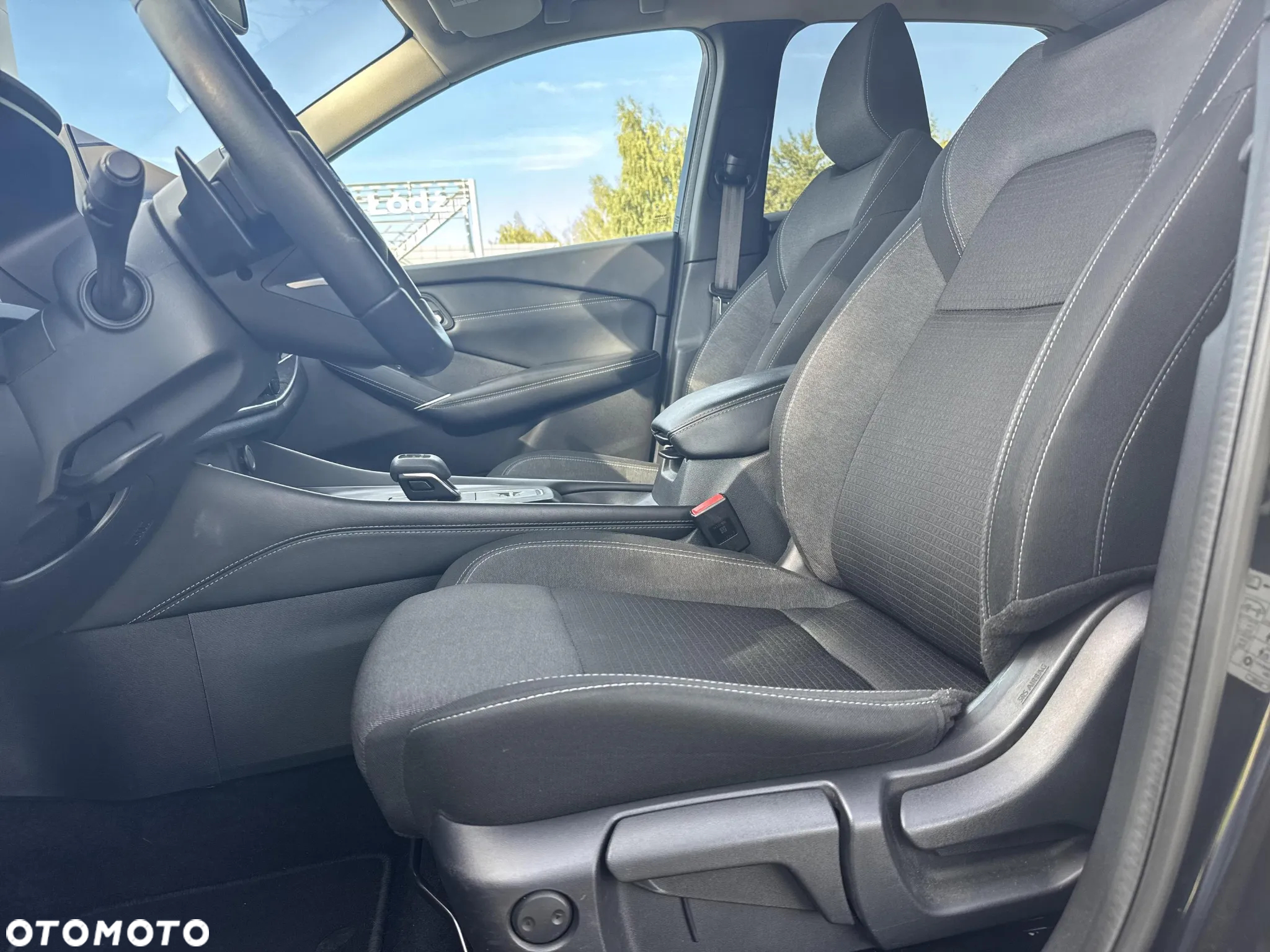 Nissan Qashqai 1.3 DIG-T N-Connecta DCT - 13