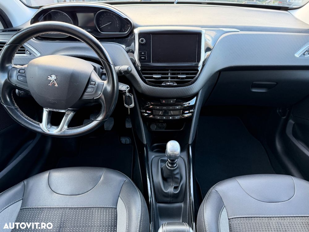 Peugeot 2008 PureTech 130 GPF Stop&Start Allure - 6