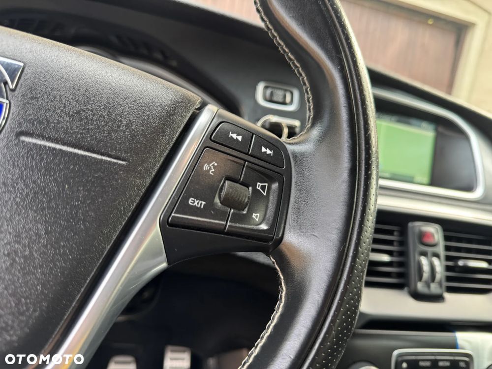 Volvo V40 D4 Drive-E R-Design Summum - 21