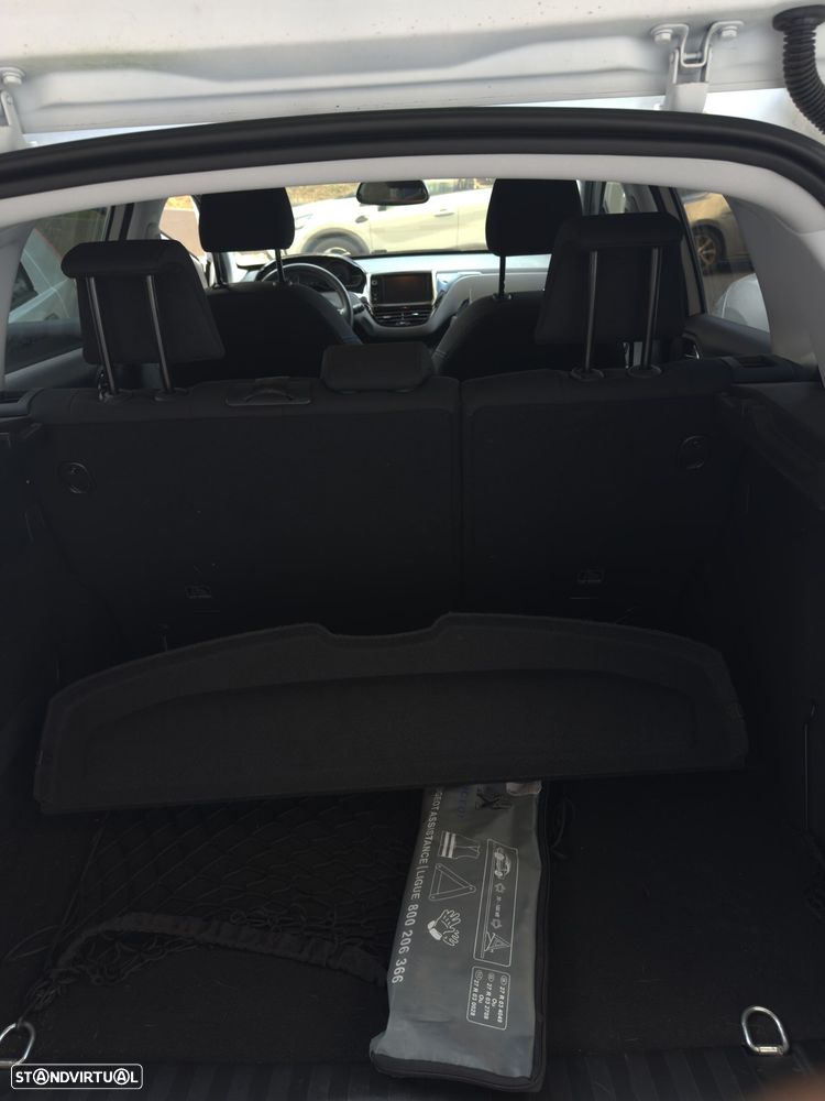 Peugeot 2008 1.2 PureTech Active - 12