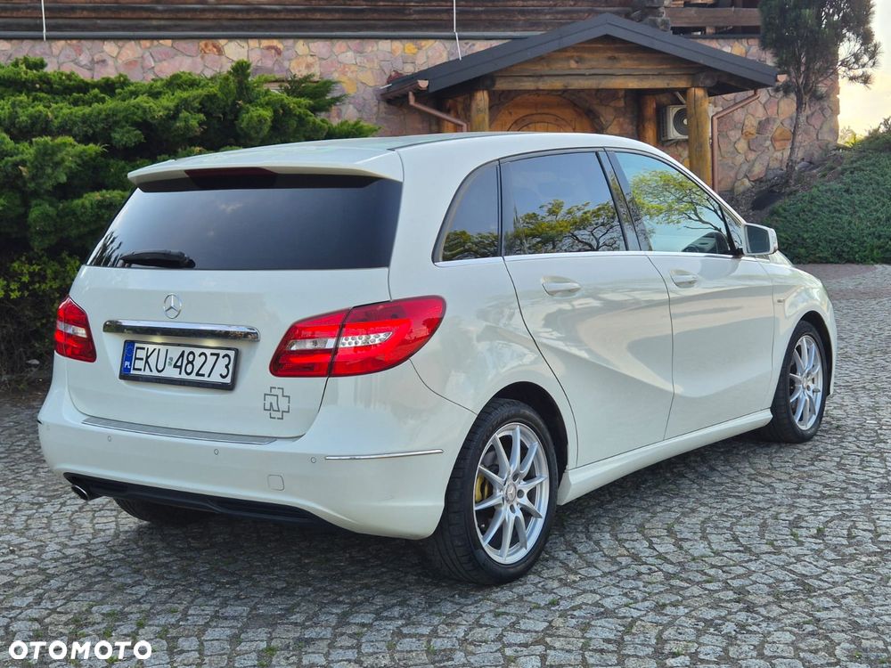 Mercedes-Benz Klasa B 180 CDI (BlueEFFICIENCY) - 18