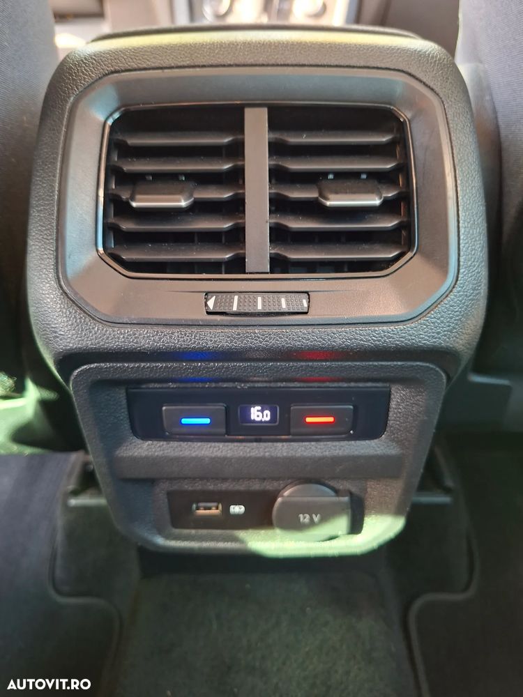 Volkswagen Tiguan - 12