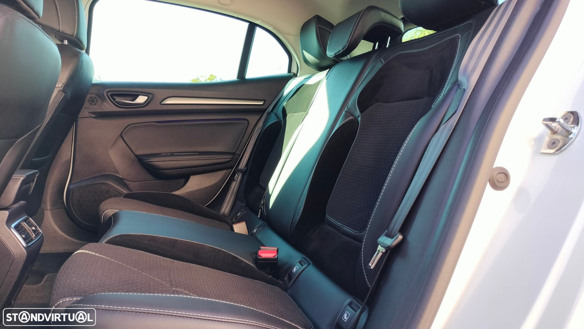 Renault Mégane BLUE dCi 115 EDC Deluxe-Pack LIMITED - 19