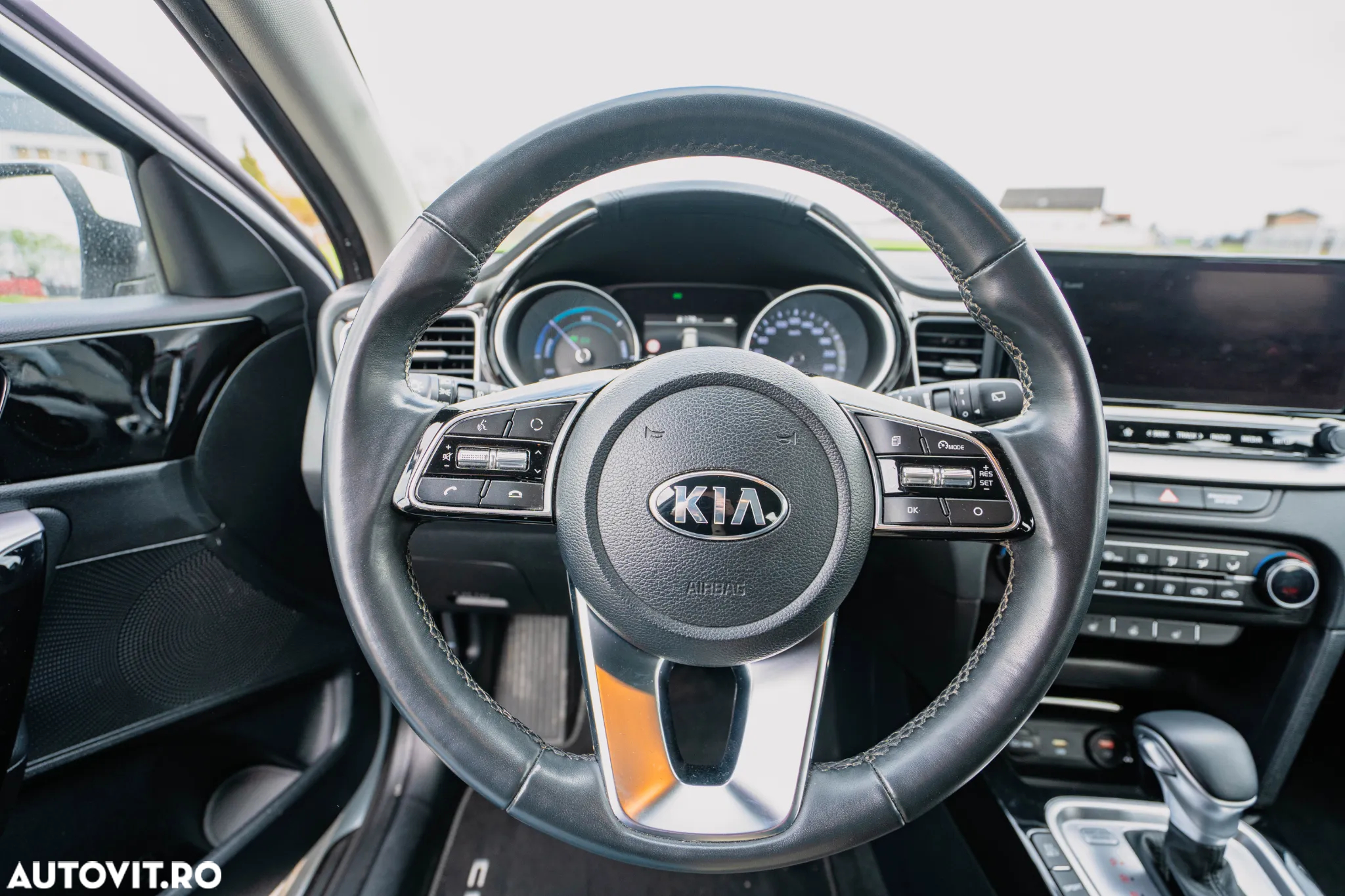 Kia Ceed SW 1.6 GDI DCT OPF Plug-in-Hybrid Vision - 12