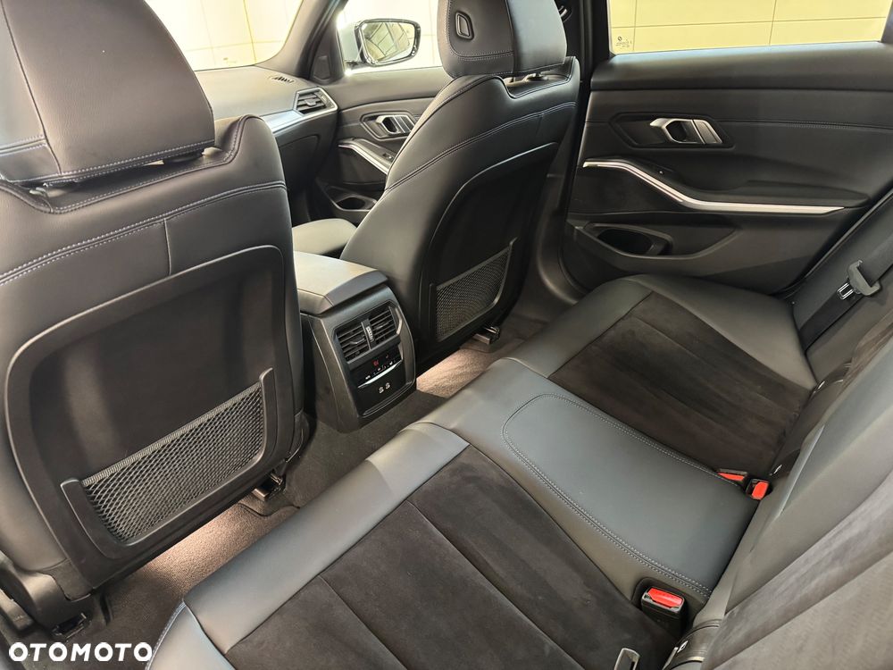 BMW Seria 3 320d xDrive mHEV M Sport sport - 15