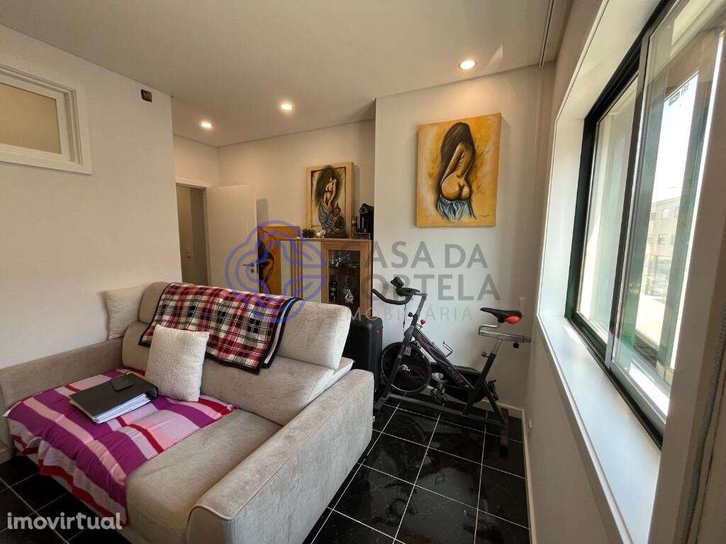 Apartamento T1+1 - Grande imagem: 2/11