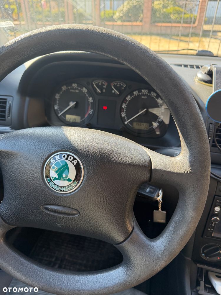 Skoda Octavia 1.6 Tour - 11