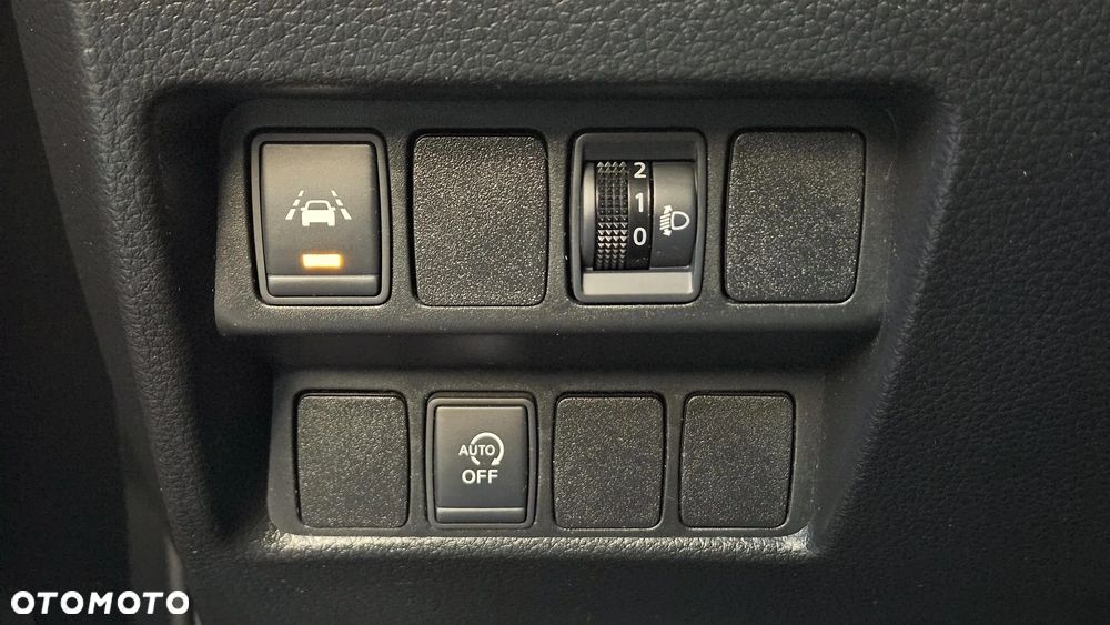 Nissan Qashqai 1.6 DIG-T N-Connecta - 36