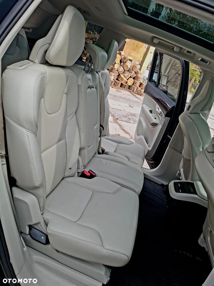 Volvo XC 90 T6 AWD Momentum Pro 7os - 33