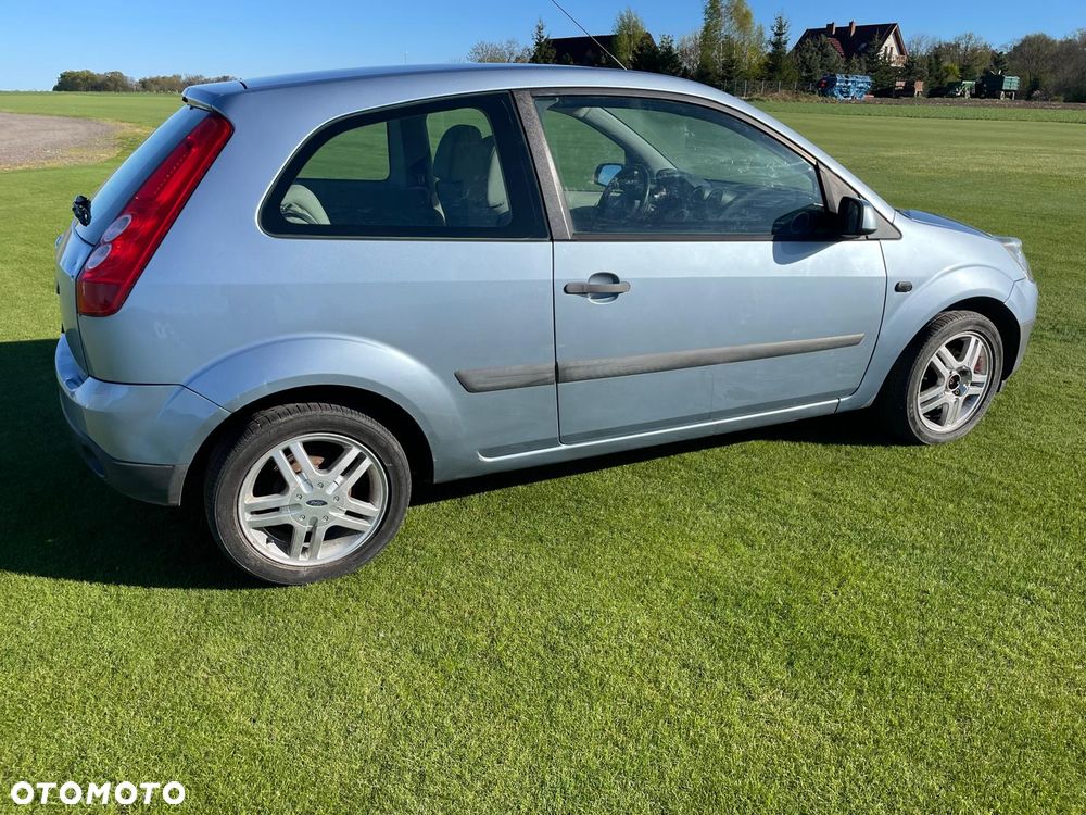 Ford Fiesta 1.6 Ghia - 3