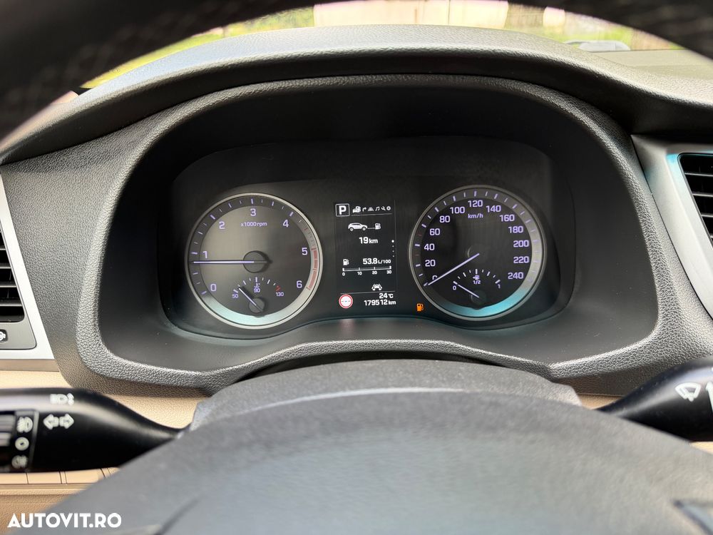 Hyundai Tucson blue 1.7 CRDi 2WD DCT Premium - 32
