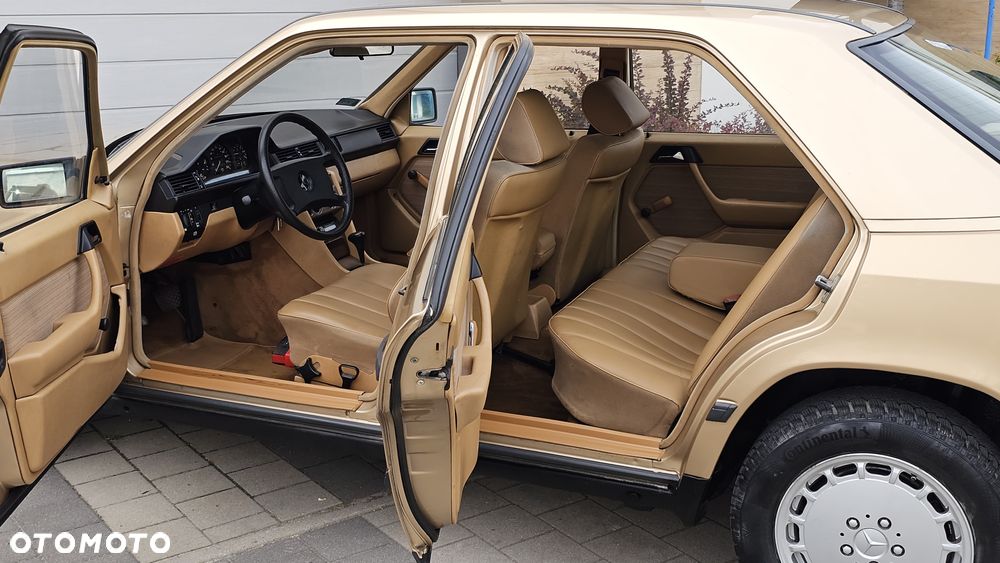 Mercedes-Benz W124 (1984-1993) - 1