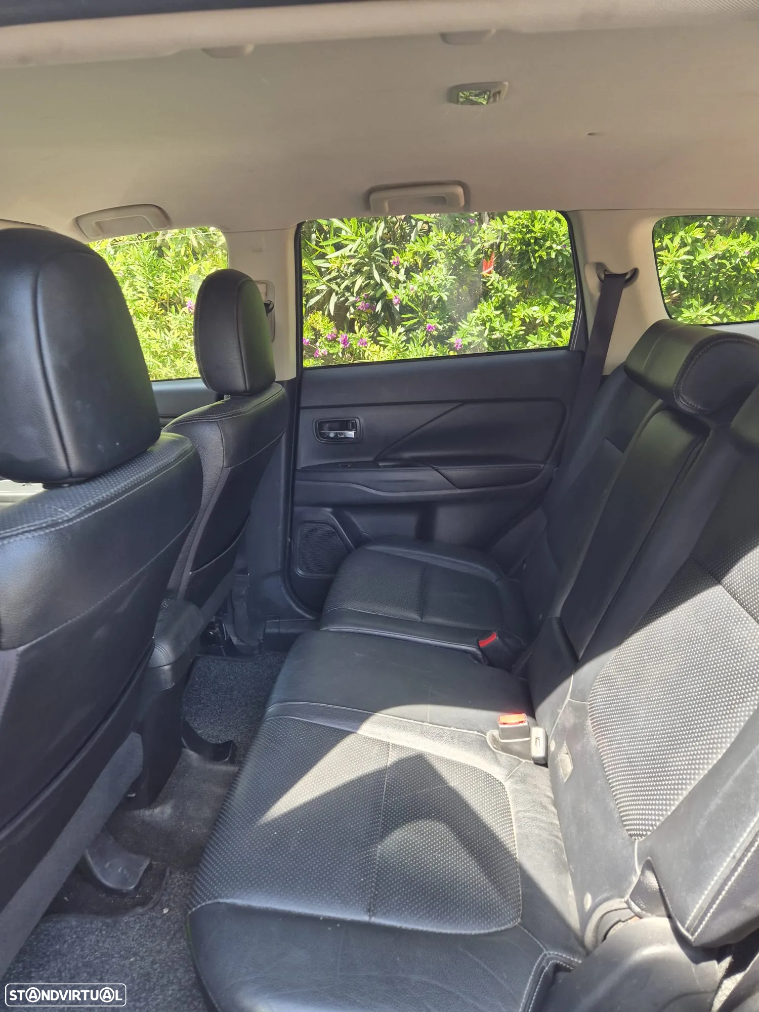 Mitsubishi Outlander 2.2 DI-D Intense - 11