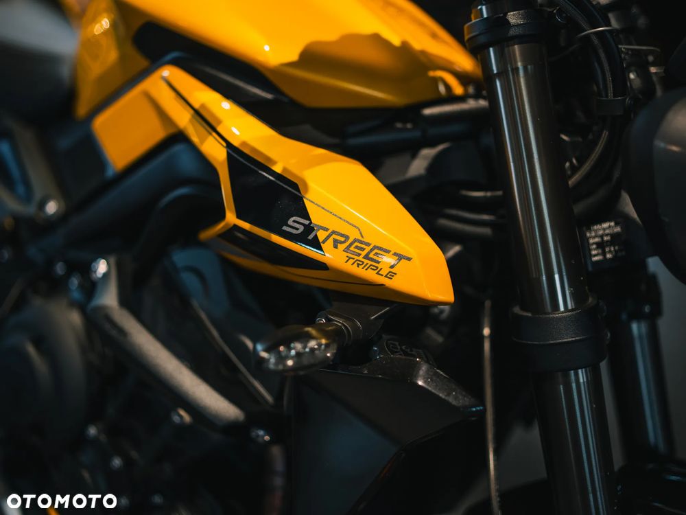 Triumph Street Triple - 3