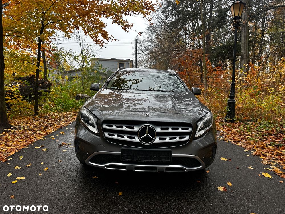 Mercedes-Benz GLA 180 7G-DCT - 2