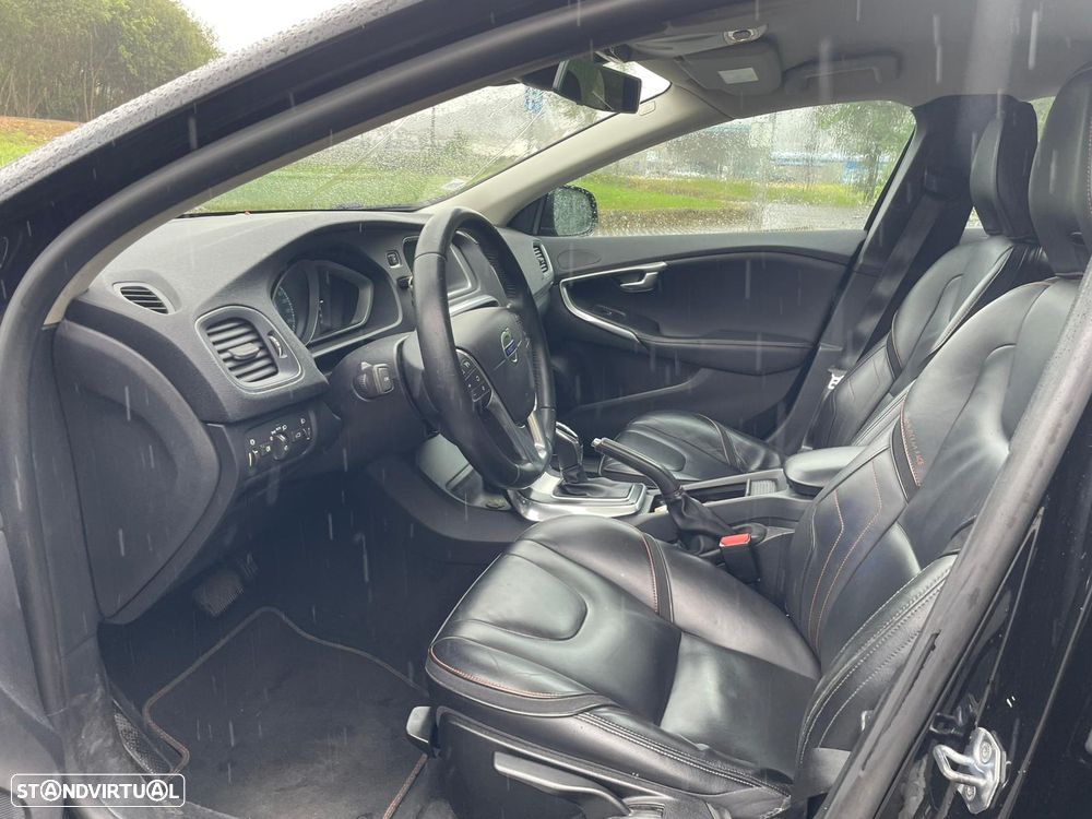 Volvo V40 Cross Country - 6