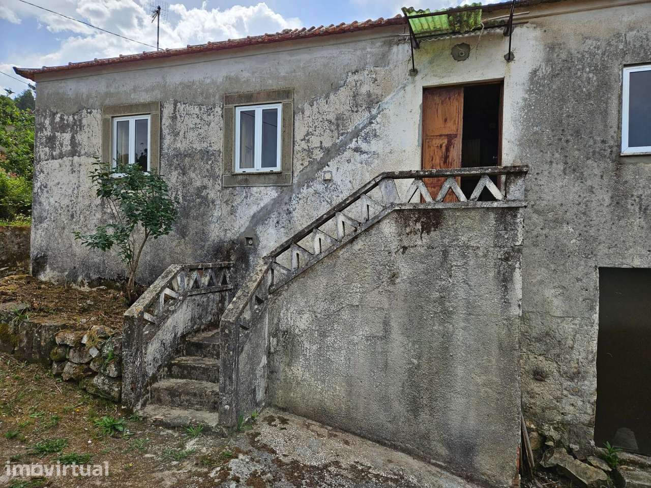 Moradia tradicional T3 | Total terreno 700 m2 | Figueiró dos Vinhos - Grande imagem: 3/54