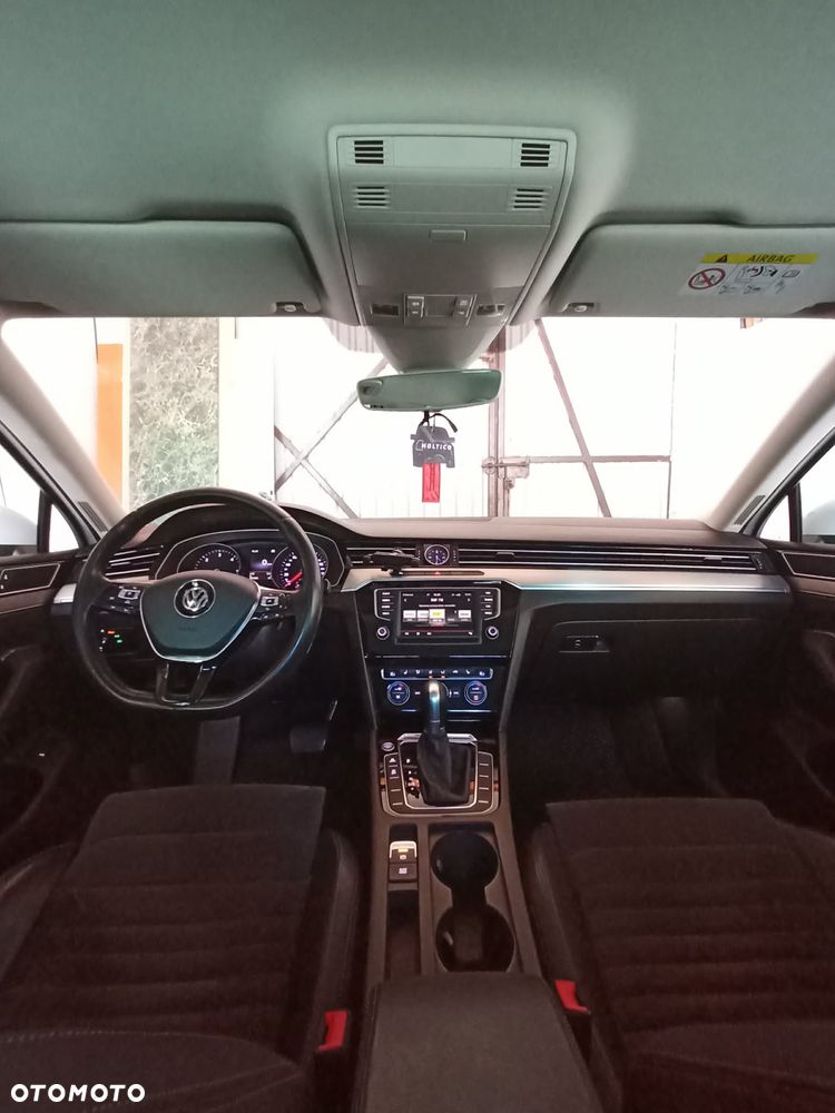 Volkswagen Passat - 6