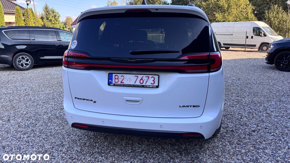 Chrysler Pacifica - 3