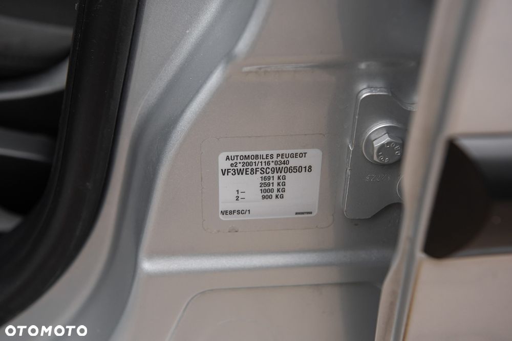 Peugeot 207 1.4 16V Trendy - 28