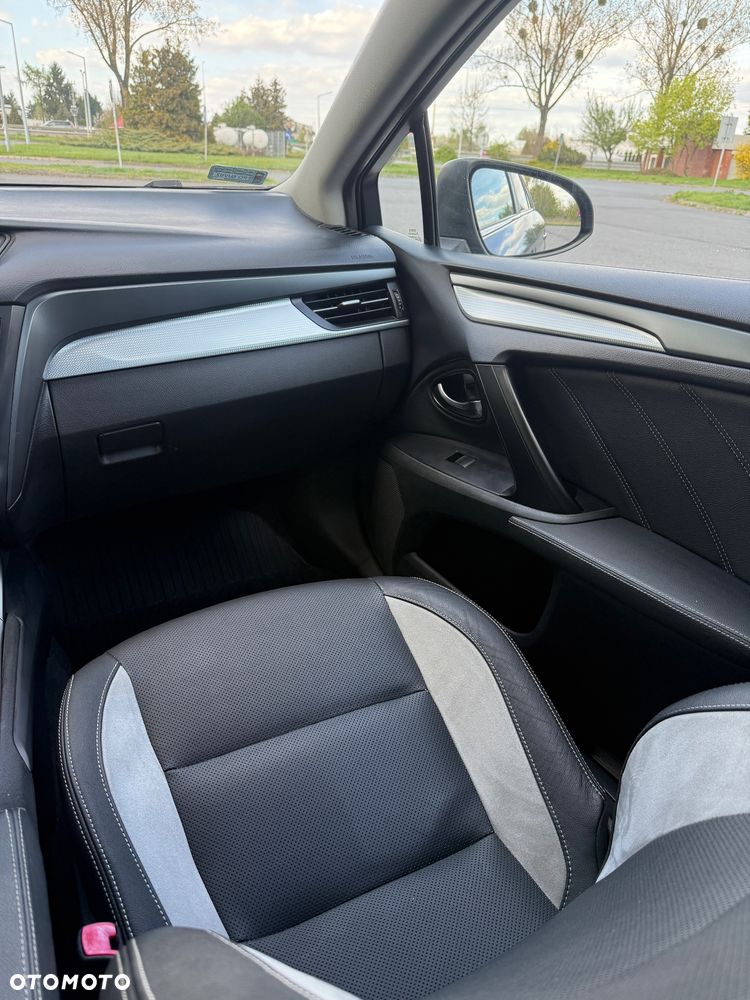 Toyota Avensis 2.0 D-4D Prestige - 30