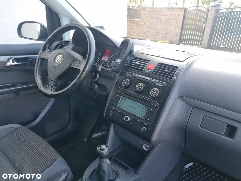 Volkswagen Touran 2.0 TDI DPF Highline - 13