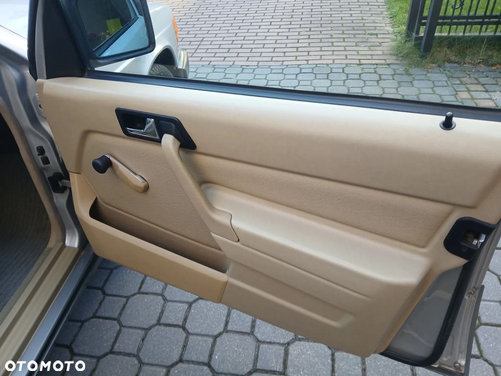 Mercedes-Benz W201 (190) - 22
