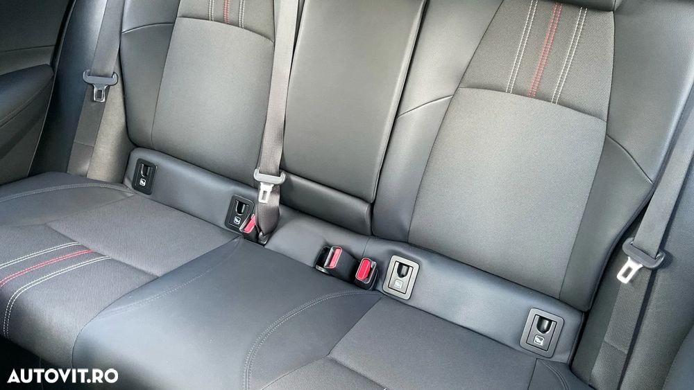Toyota Corolla 2.0 HSD Exclusive Plus GR Sport Bi-Tone - 40