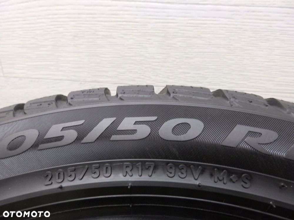 Opony zimowe Pirelli Winter SottoZero 3 205/50/17 93 V - 8
