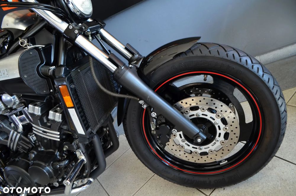 Yamaha V-MAX - 6
