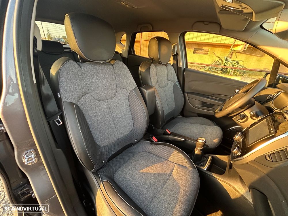 Renault Captur 1.5 dCi Exclusive - 11