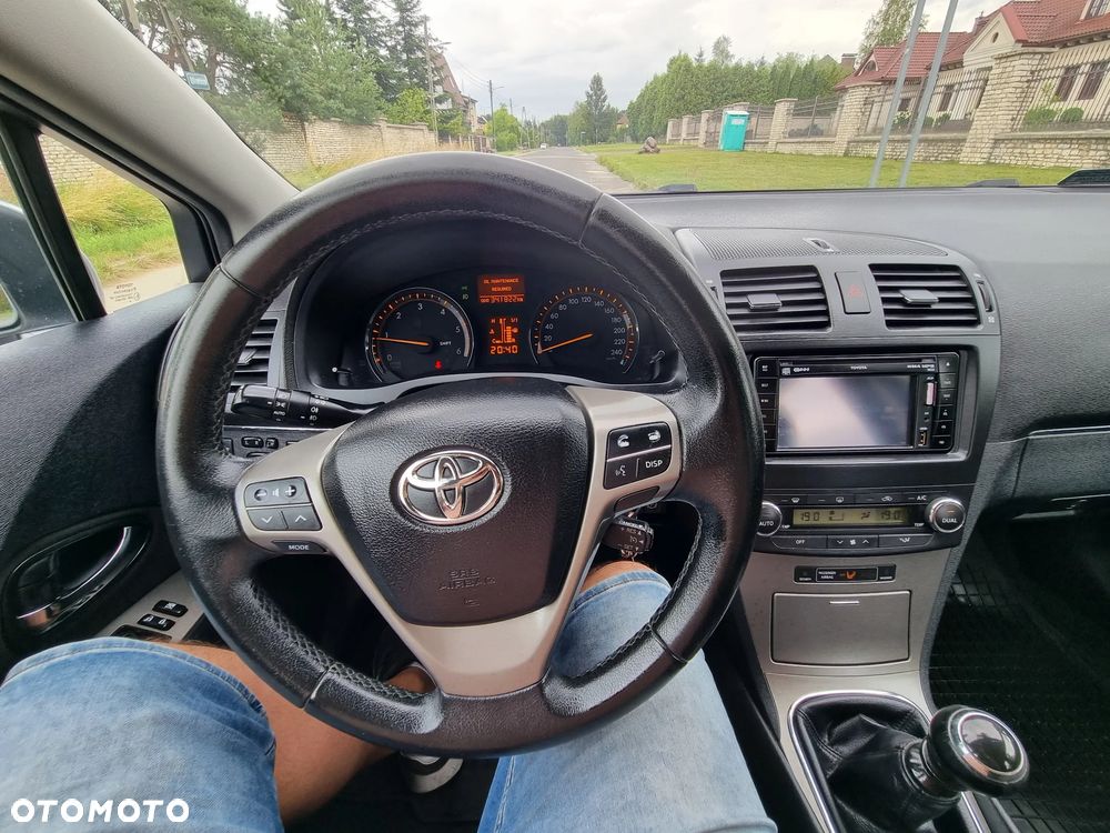 Toyota Avensis - 17