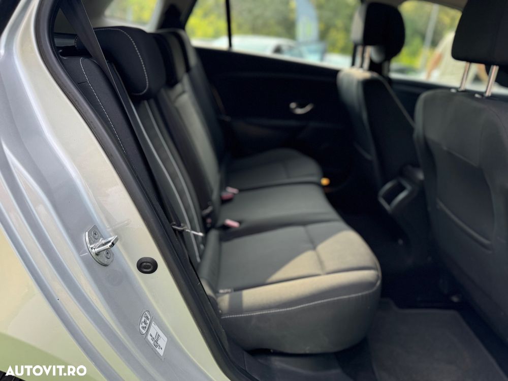Renault Megane 1.5 dCi Dynamique - 9
