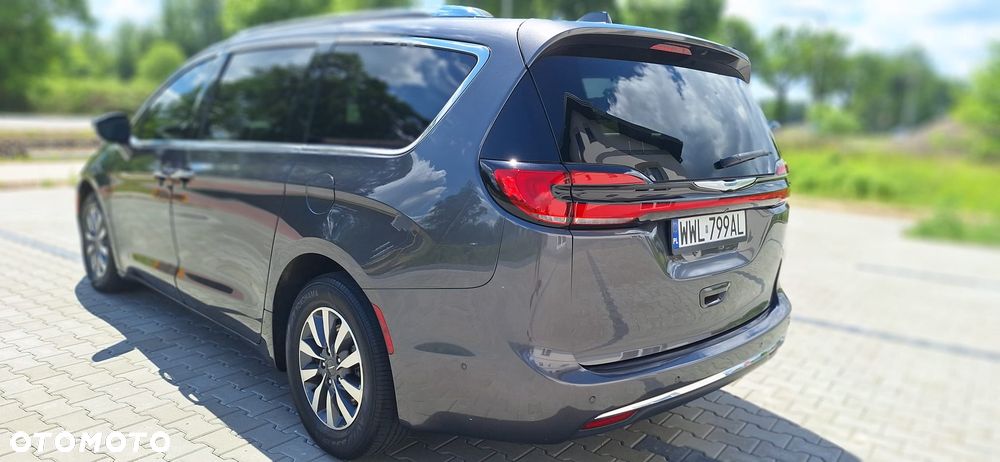 Chrysler Pacifica - 4
