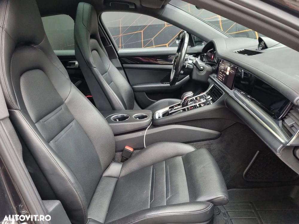 Porsche Panamera 4 E-Hybrid - 28