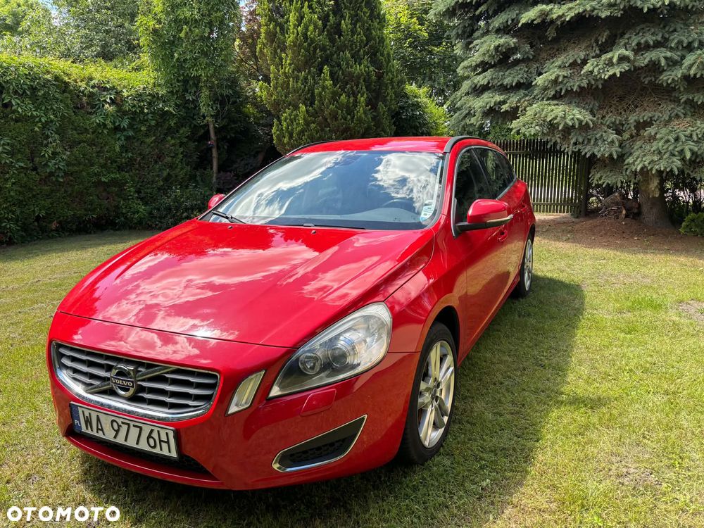 Volvo V60 T3 Momentum - 1
