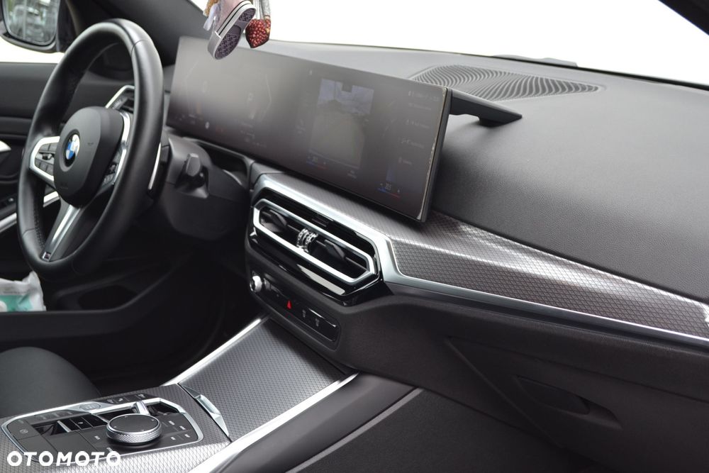 BMW Seria 3 330i M Sport sport - 16