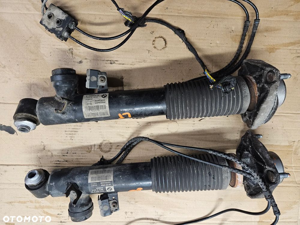 BMW X5 F15 amortyzator tył tylny zawieszenia lewy prawy 6863175/176 - 1