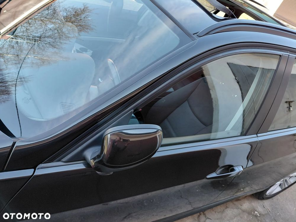 BMW Seria 3 320d DPF Edition Sport - 23