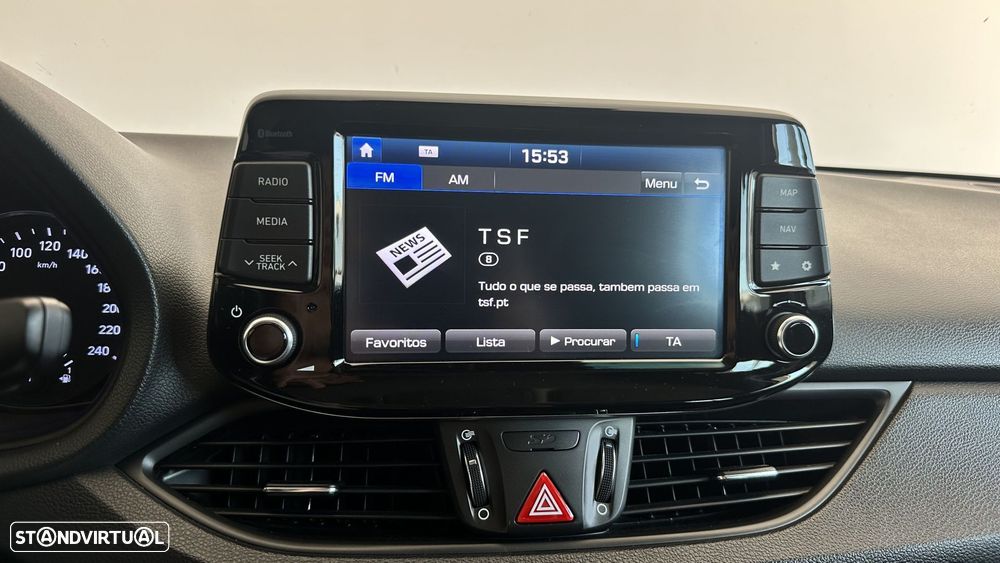 Hyundai i30 SW 1.6 CRDi Blue Comfort Auto AC+J17 - 11