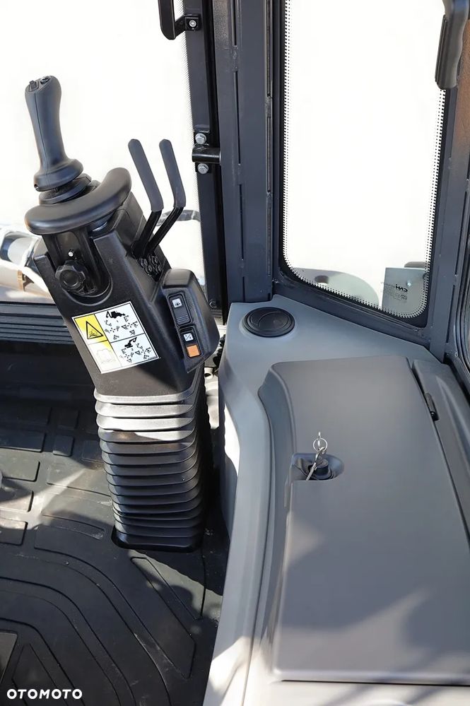 Case 580SV nowa nieużywana od autoryzowanego dealera - 9