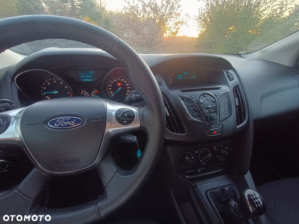 Ford Focus 1.6 Trend - 14